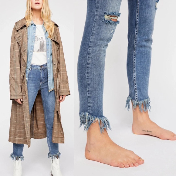 Free People Medium Wash Great Heights Frayed Fringe Hem Skinny Jeans Size 26 - Picture 3 of 11